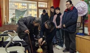 【市城市燃熱集團(tuán)富泰熱力】公司機(jī)關(guān)黨組織開(kāi)展“你我同行 幫扶零距離”學(xué)雷鋒志愿服務(wù)活動(dòng)